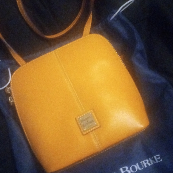 Purses - Picture 6 of 8